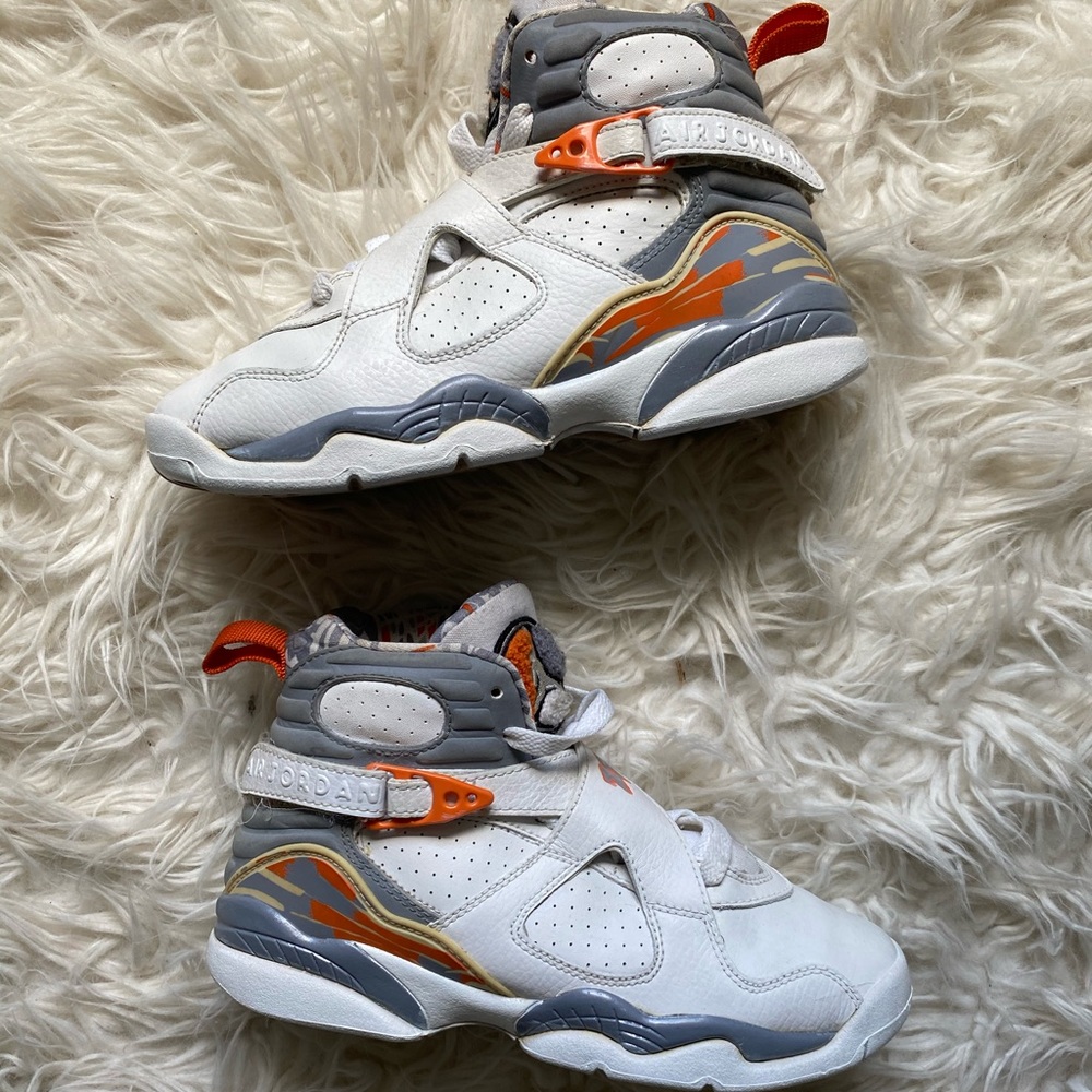 Jordan Retro 8 “Orange Blaze”